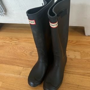 Black Hunter boots with boot socks